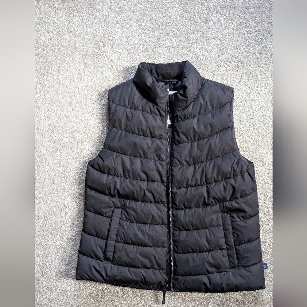 Gap Women's size Medium Black Quilted Puffer Vest NWOT